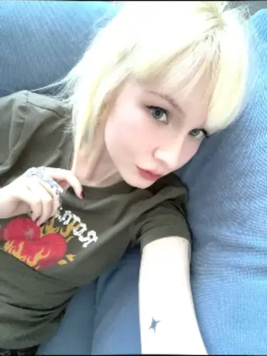 Alice - feet