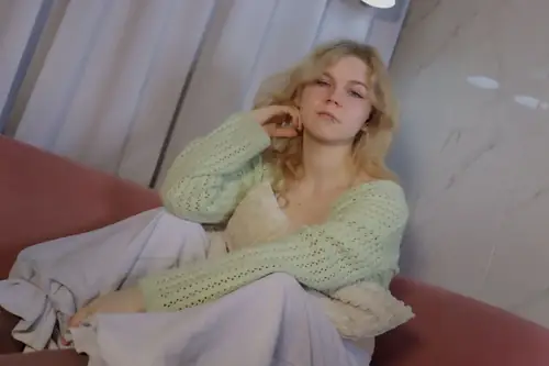 Elizabeth - cam2cam