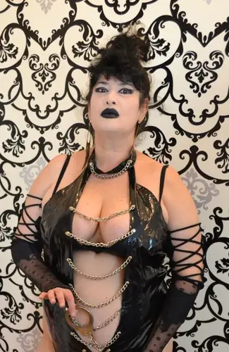 QueenOfSin - sensual