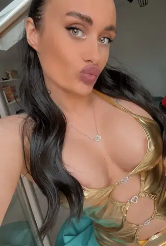 Alexa - dominatrix