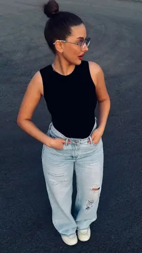 Kelly - ass