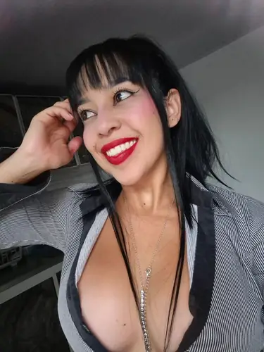 Sara - bigass