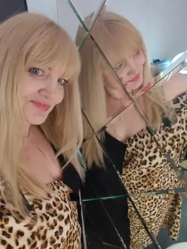 Nicole - naked