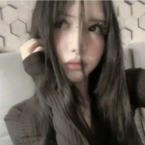 Marie - brunette
