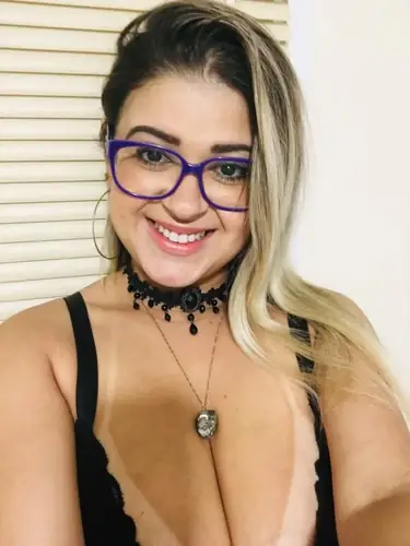 Brasilian Geovanna Becker - bigass