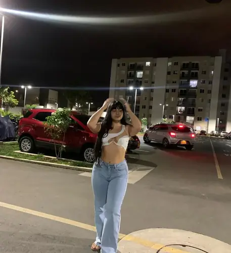 zendaya - latina